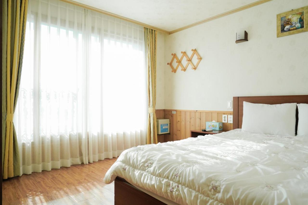 Jungmun Haesung Parktel Villa Seogwipo-stad Buitenkant foto