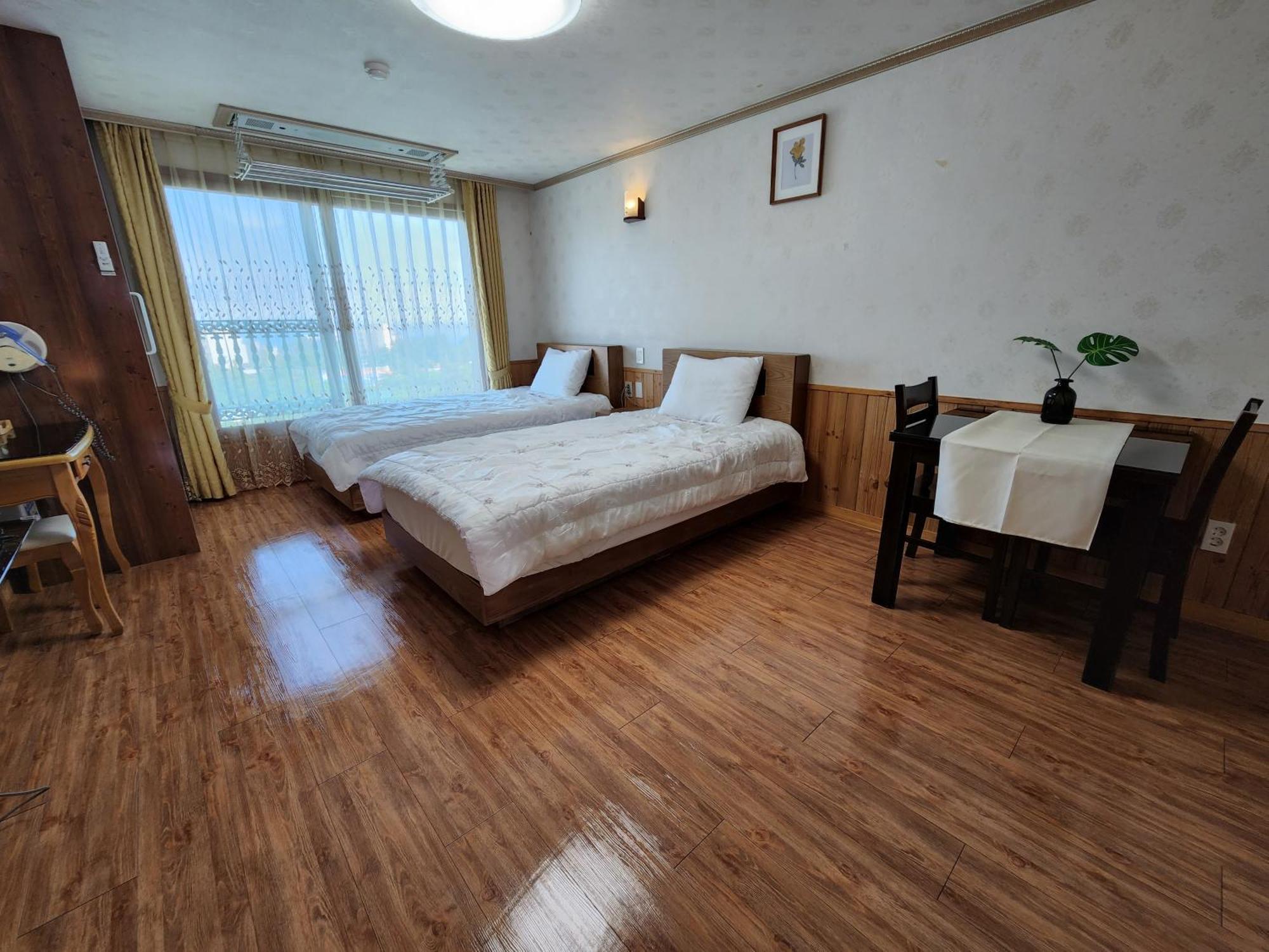 Jungmun Haesung Parktel Villa Seogwipo-stad Buitenkant foto